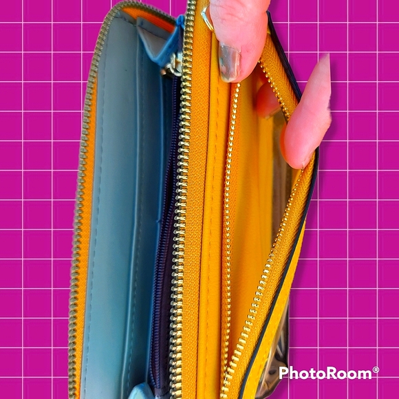 SOLD Phone case wallet cross body bag - Picture 7 of 8